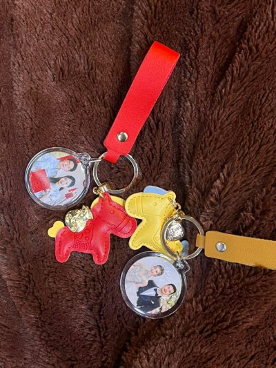 photobooth-keychain-malaysia photobooth keychain Malaysia, custom photo keychain event, photobooth add-on Malaysia, personalised event keepsake